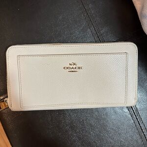 Coach Wallet in cream